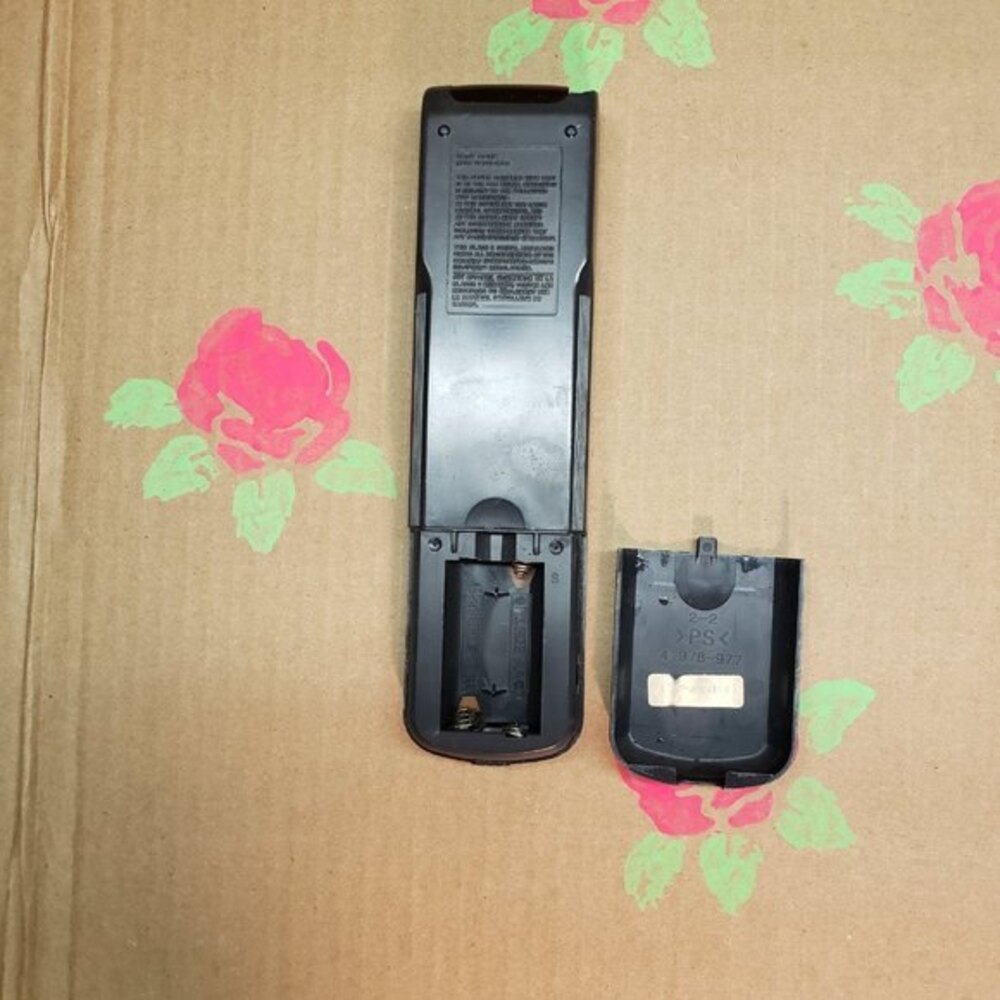 SONY RM-Y135A TV Remote - Picture 3 of 4